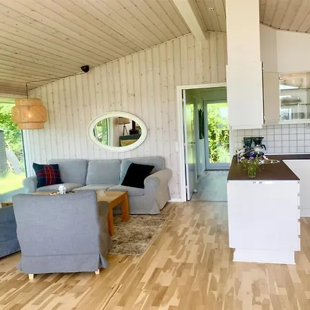 Holiday home Stygg Knebel